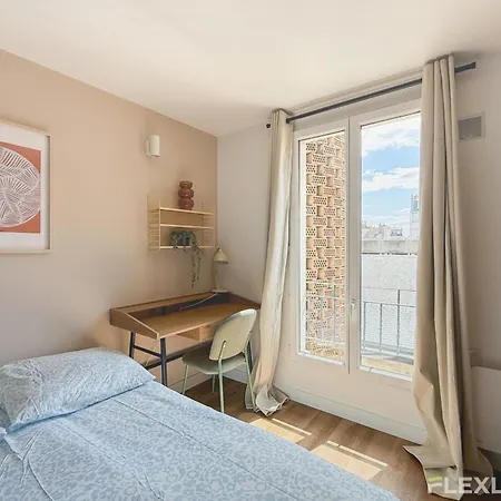 Charming 16m In 20 With Shared Terrace
